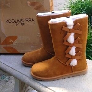 NWT Kookaburra by UGG size 10